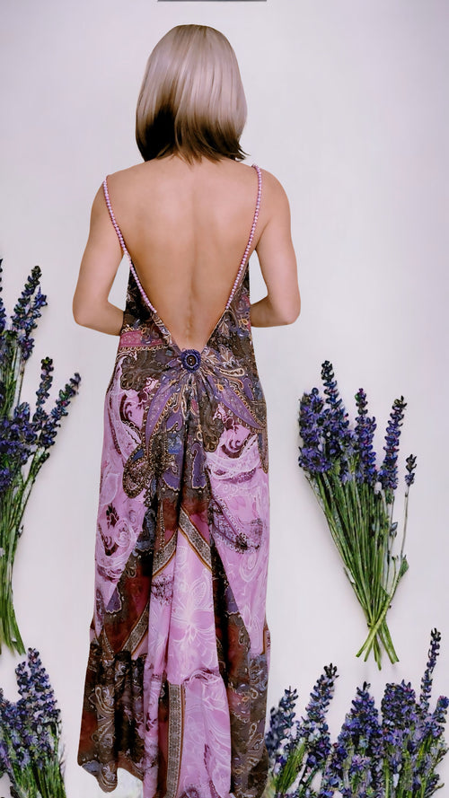 VESTIDO Lavanda costas nua com alças de pérolas rosa.